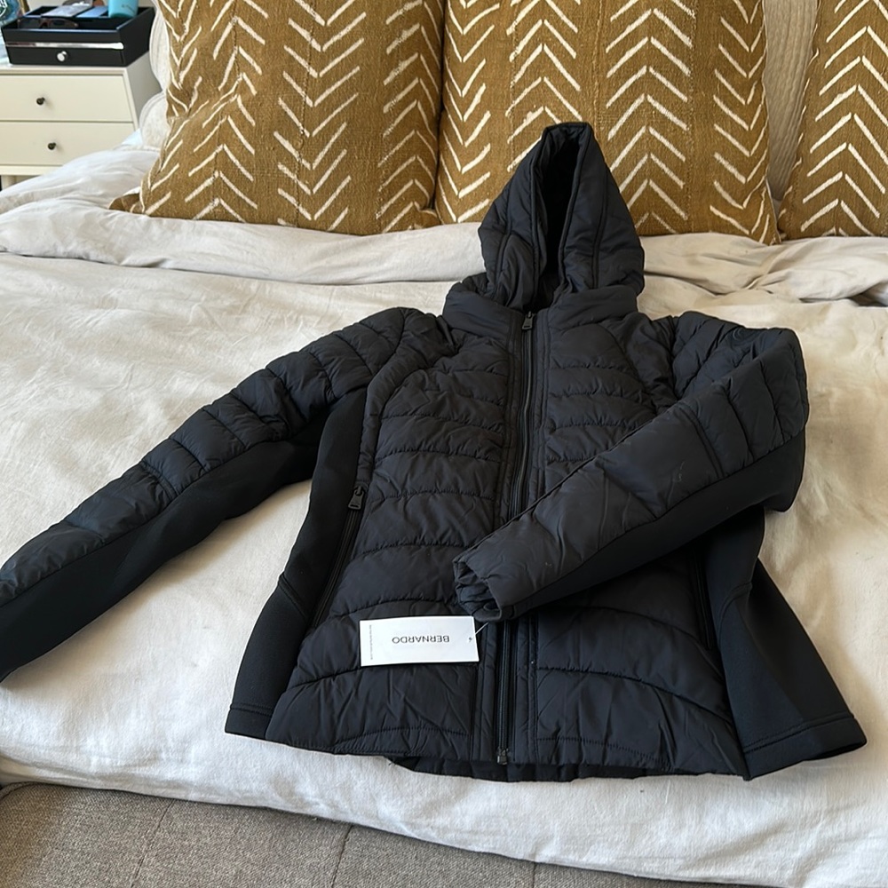 Bernardo size large black packable performance jacket